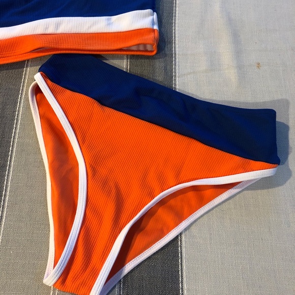 Bikini - Picture 3 of 4